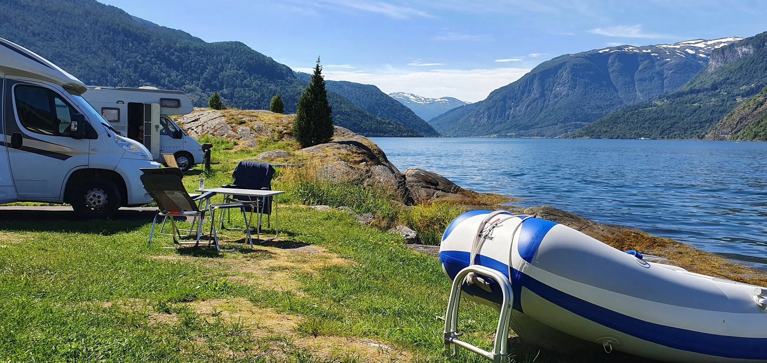 Campingplatz direkt an einem Fjord