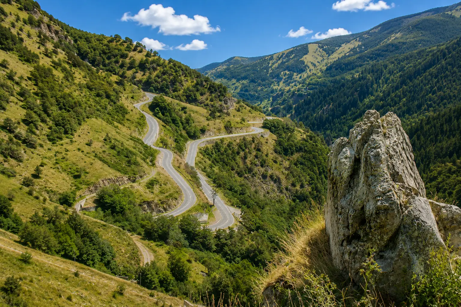 Berglandschaft in den Pyrenäen in Andorra