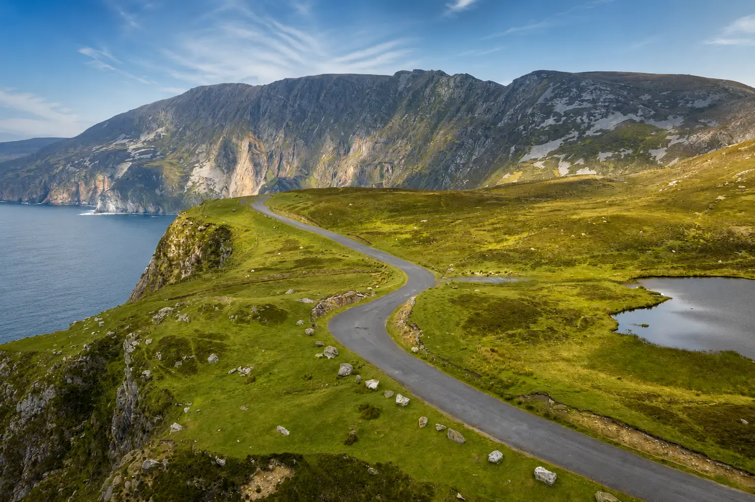 Straße auf dem Wild Atlantic Way in Irland